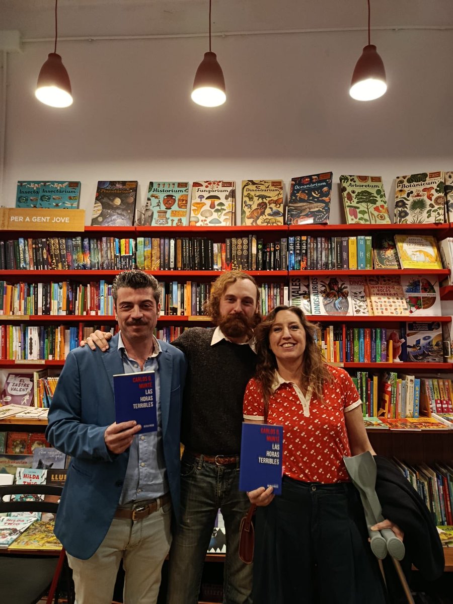 Exitazo hoy en la presentación de ‘Las horas terribles’ de Carlos G. Munté en <a href="/DocumentaBCN/">Llibreria Documenta</a> | <a href="/Siltola/">La Isla de Siltolá</a>