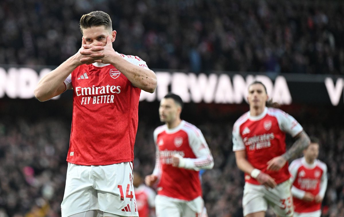IDGoonerscom's tweet photo. FT: Arsenal 3-0 Sunderland. 

Gol dari Zubimendi di babak pertama dan 2 gol Gyokeres di babak kedua sukses memperlebar jarak Arsenal dari peringkat ke-2 dengan 9 pts sejauh ini, serta sukses memperkecil peluang manusia2 penyebar kebencian mendapatkan bahan makanan. https://t.co/kg8IwvAVK0