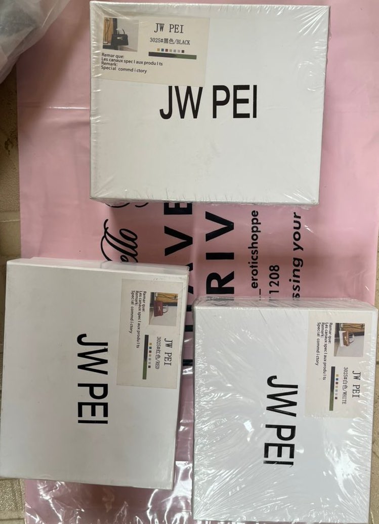 Erotic_shoppe's tweet image. Some of the items we shipped 🥳🥳

#deliveries