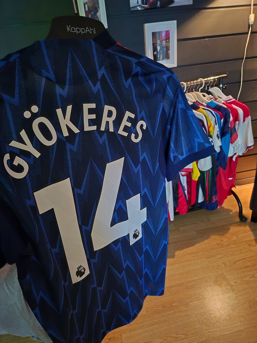 Arsenal - Sunderland 3-0

Blir denne trøya i aften! 🫱🫲

Lagseier med stor L! SUFC irriterende gode, og matcher oss fysisk. Da er det fint å ha påskudde innbyttere. Gyökeres, Gabi M og Eze med sterke innhopp. Og stadig større kontroll utover i 2.omg.

Spm og innspill til podden?