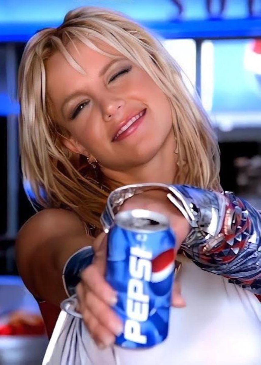 2001 Live tweet media