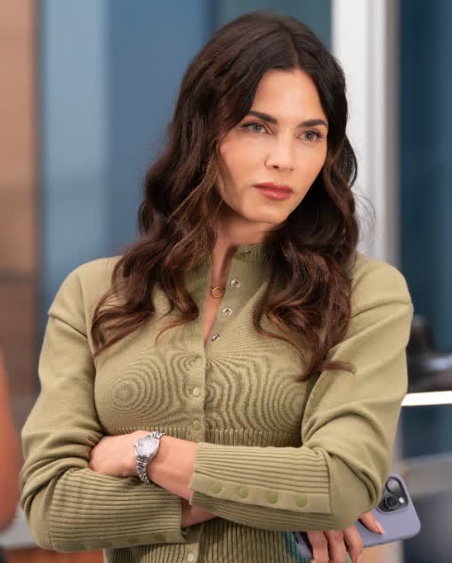 fansplain's tweet image. Valentine's Day brings anything but romance for #Bailan. Bailey and Nolan are clearly not okay in #TheRookie Season 8 episode 6. We preview HERE: fangirlish.me/3NU3mGD