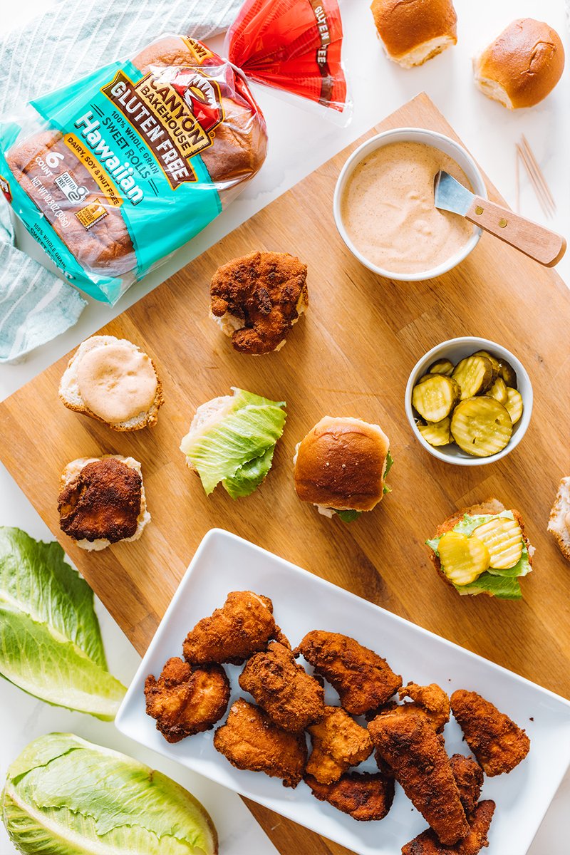 No gluten, no penalties—just crispy fried chicken sliders on our Hawaiian Sweet Rolls running the plays. 🙌
Grab the recipe here: bit.ly/3ZbhUUx