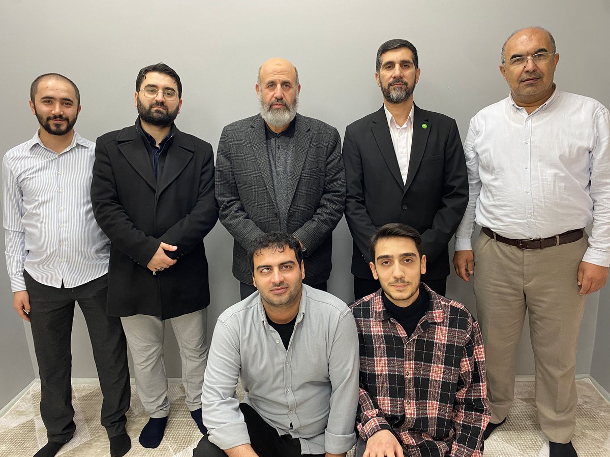 BirligiAlimler's tweet photo. Başkanımız Dr. Nevvaf Tekruri, İlim İhya Akademi Merkezini (İHYAM) ziyaret ederek gençlerle Kudüs ve Gazze üzerine bir söyleşi gerçekleştirdi.

Ziyarette; Necmettin Erbakan Üniversitesi Öğretim Görevlisi Dr. Hüseyin Sudan, HÜDA PAR Konya İl Başkanı Mehmet Zülfi Tan ve HAKSİAD Konya İl Başkanı İhsan Dal hazır bulundu.

Göstermiş oldukları misafirperverliklerinden ötürü kendilerine teşekkür ederiz.