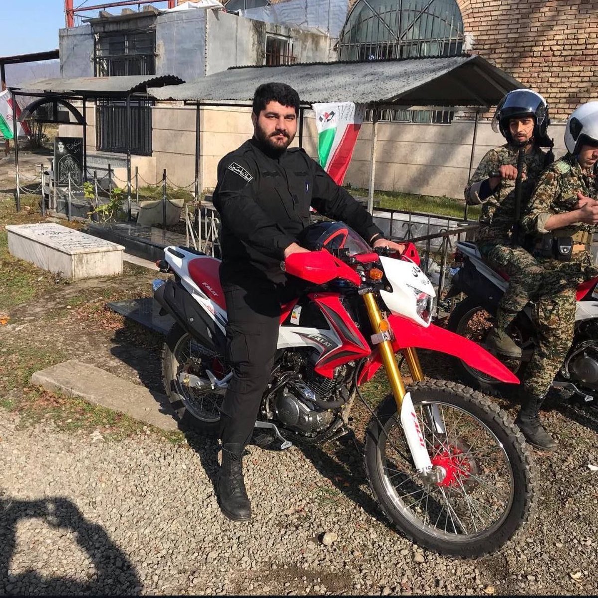 IranDeathStar's tweet photo. محسن صفی‌دوست
نام پدر: عیسی
کد ملی: ۲۶۲۰۲۲۶۷۱۶
شماره شناسنامه: ۲۶۲۰۲۲۶۷۱۶
تاریخ تولد: ۱۳۷۱/۱۰/۱۳ (۱۹۹۳-۰۱-۰۳)
محل تولد: تالش، گیلان
شماره موبایل: ۹۸۹۱۱۲۸۶۶۰۶۶+
شماره تلفن: ۰۱۸۲۴۵۶۱۵۵۵۵
آدرس: تالش، اسالم
شهر: طوالش - هشتپر
شماره پلاک موتور: ۵۸۱۲۰۱۵۲
شهر پلاک موتور: گیلان/ https://t.co/GoS7RtfhQZ