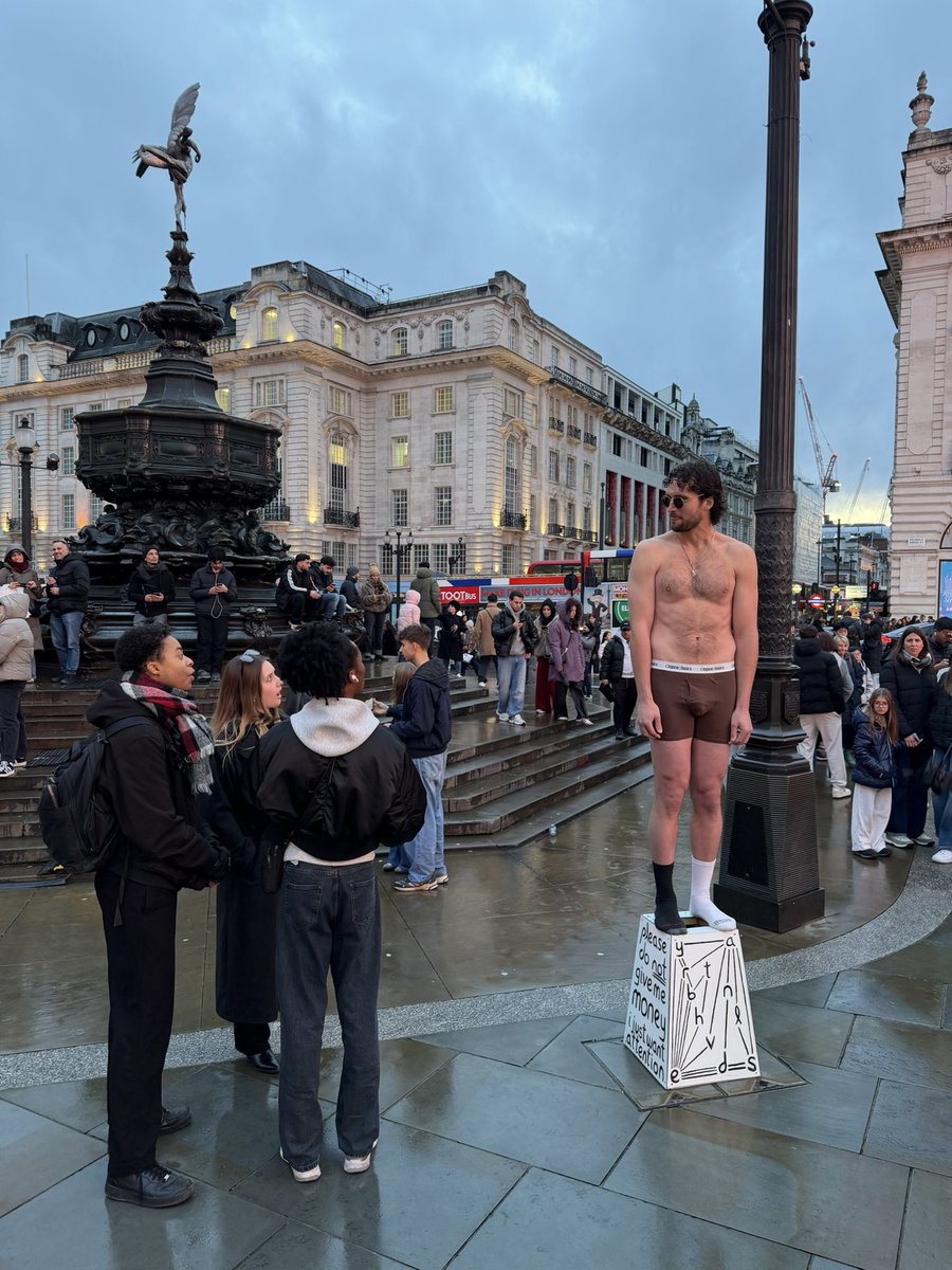 Alastair Hilton tweet media