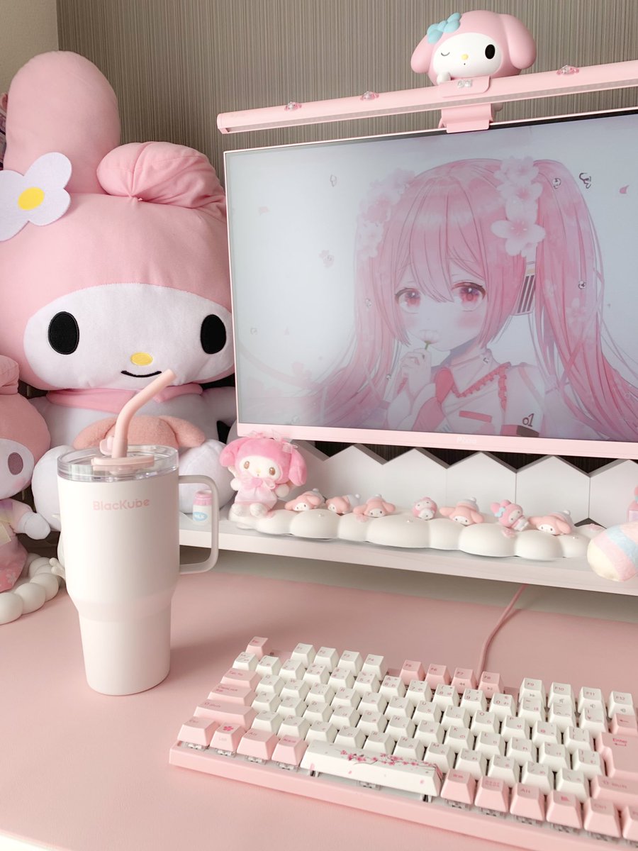 少し前のデスク写真🎀

明日からまた浮上します⸜(◍´˘`◍)⸝🌸
 
 #desksetup   #pinksetup  #pixio