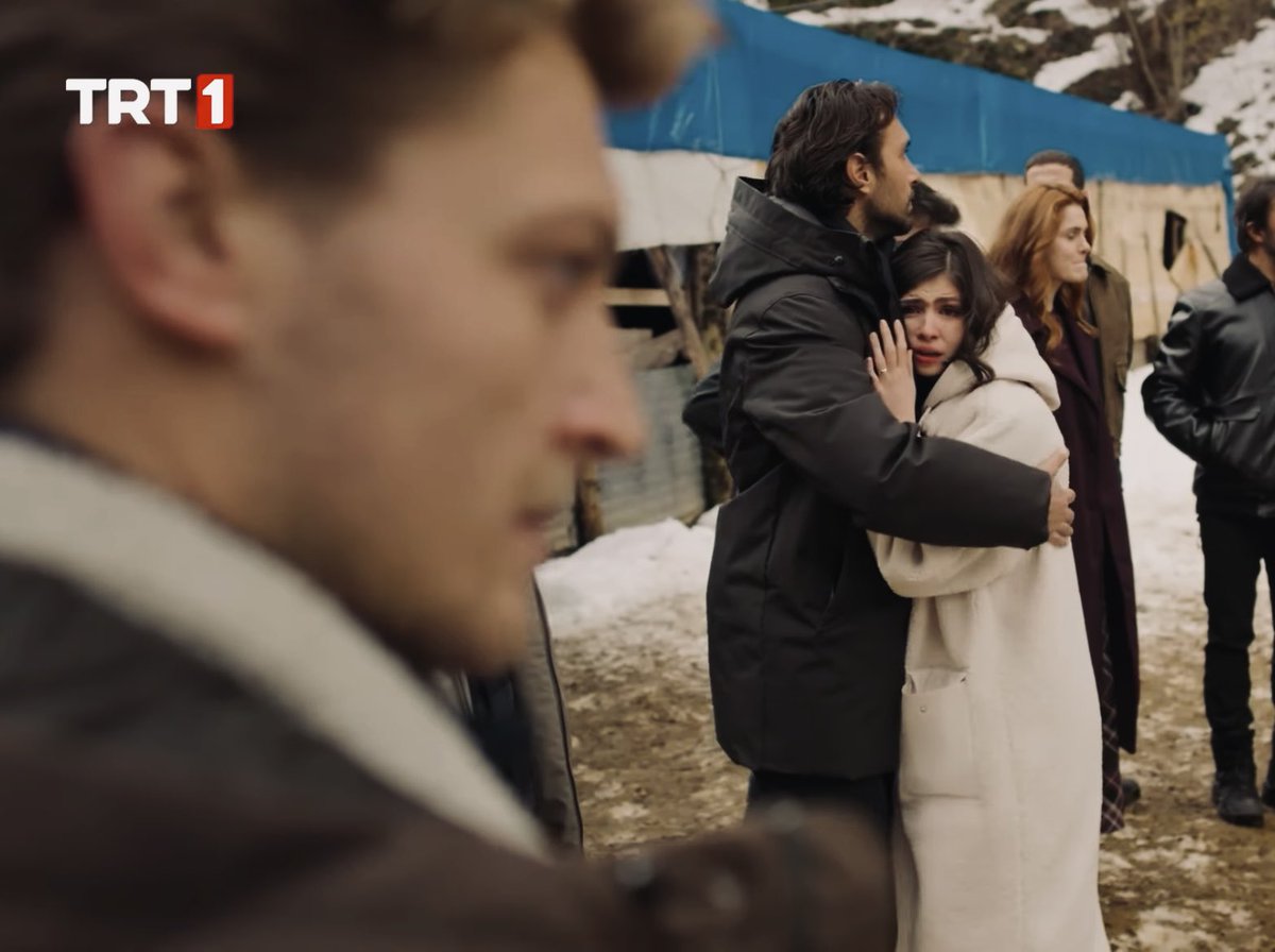 Sarılamadığı için içi gidiyo 😢

#TasacakBuDeniz #isfad