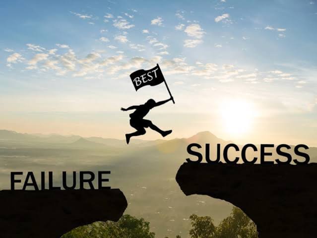 تین مفید باتیں 

سچ بولنے سے وقتی نقصان ہو سکتا ہے، مگر انجام ہمیشہ بہتر ہوتا ہے۔

وقت کی قدر کرنے والا انسان کبھی ناکام نہیں ہوتا۔

اچھی عادتیں انسان کو اونچا کر دیتی ہیں، بری عادتیں گرا دیتی ہیں۔