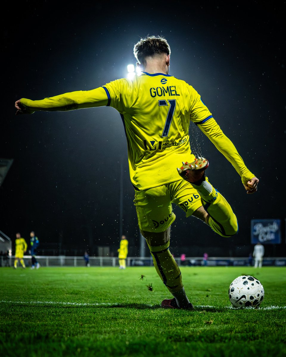 FCSM_officiel's tweet photo. 🎞️📸 La 𝒑𝒆𝒍𝒍𝒊𝒄𝒖𝒍𝒆 de #SBFCSM.
Prochain rendez-vous pour les Jaune et Bleu vendredi prochain au Stade Bonal 🔜
🎟️ https://t.co/sWdOfGIjYb https://t.co/FbFvg1hyxi