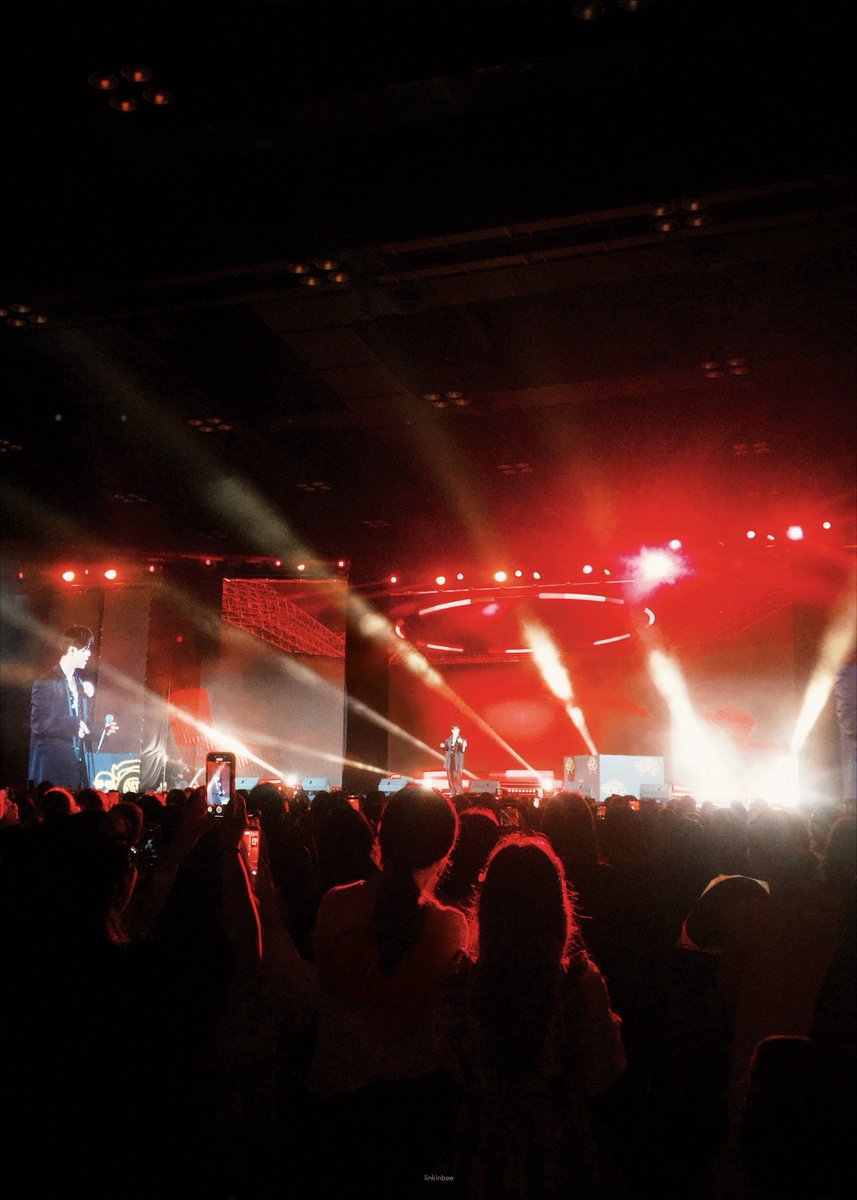 BΞΞ ★ 🎈 tweet media