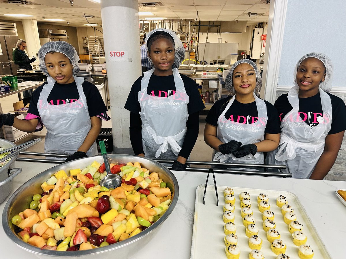 DistinctlyHIS tweet media