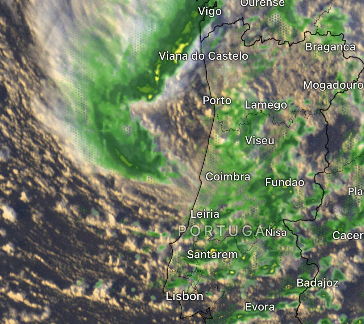 Very strong winds potentially imminent near the core of #Marta. Notice that feature aiming towards Coimbra.