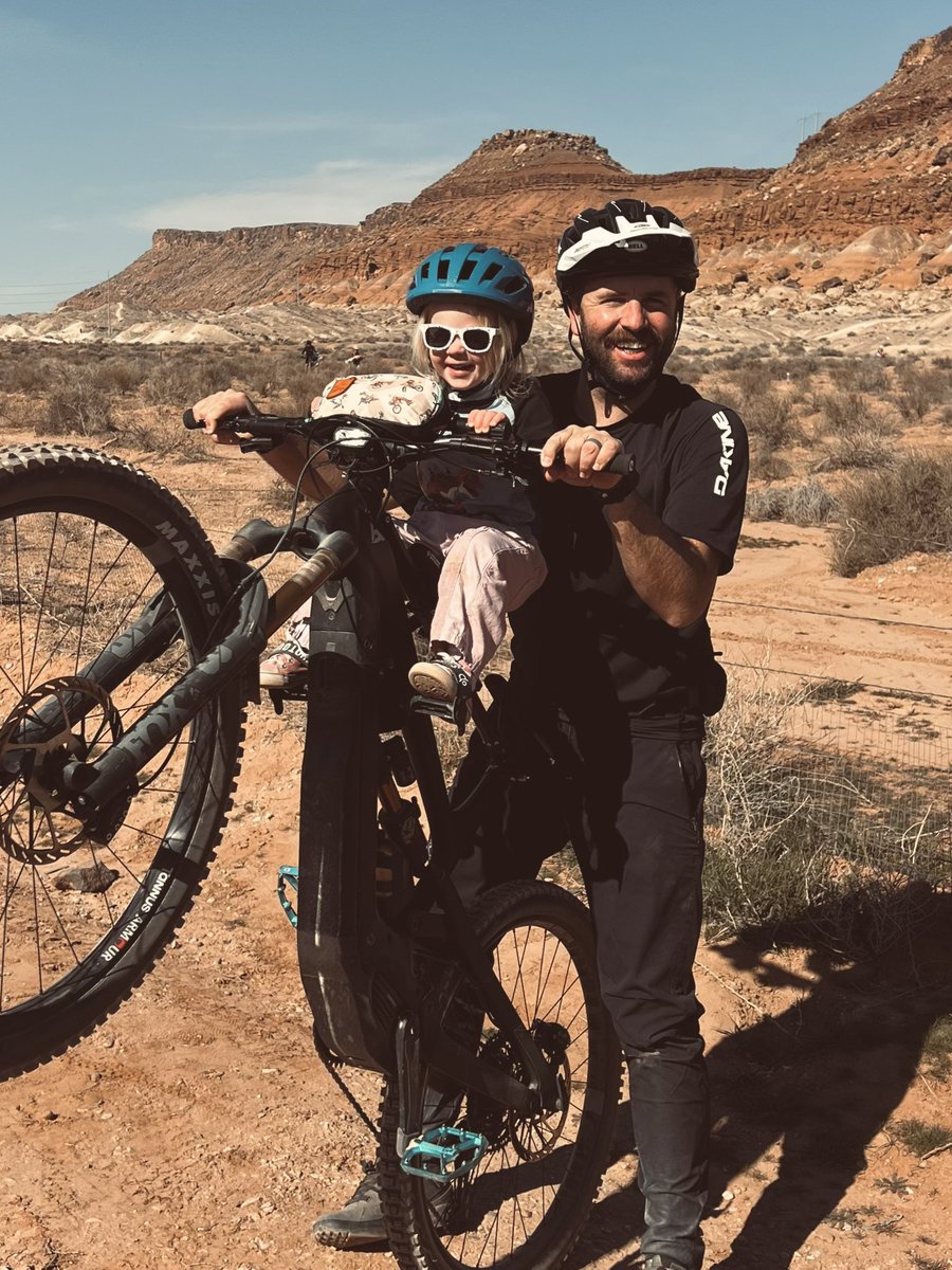 DreamChasingFam's tweet photo. Baby sister Dorothy spent her first vacation sleeping, nursing, and filling diapers, but the rest of us had a blast in sunny St. George. Good times in warmer weather, mostly riding bikes. We were all happy to get out of newborn quarantine before it’s back to work and real life. https://t.co/uULsidZp7J