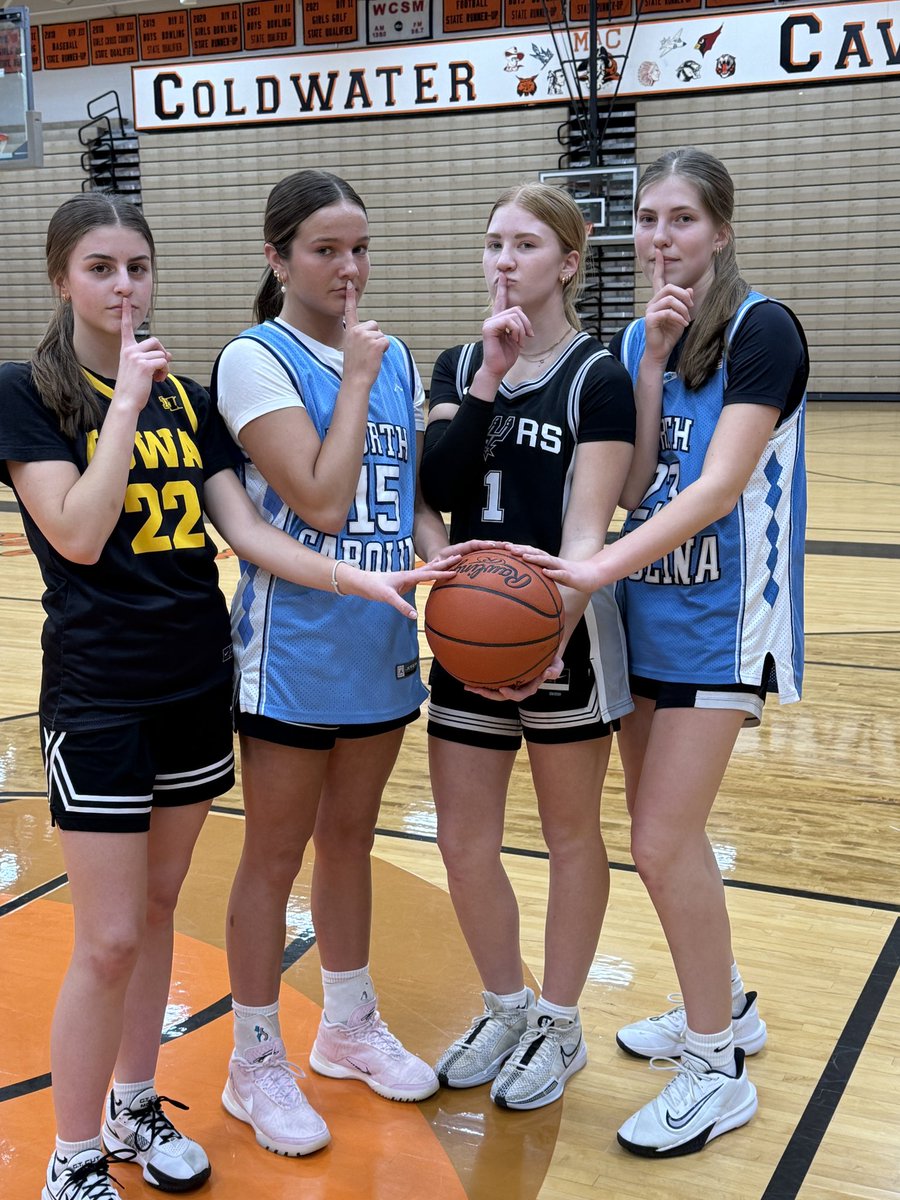 CW_LadyHoops tweet media