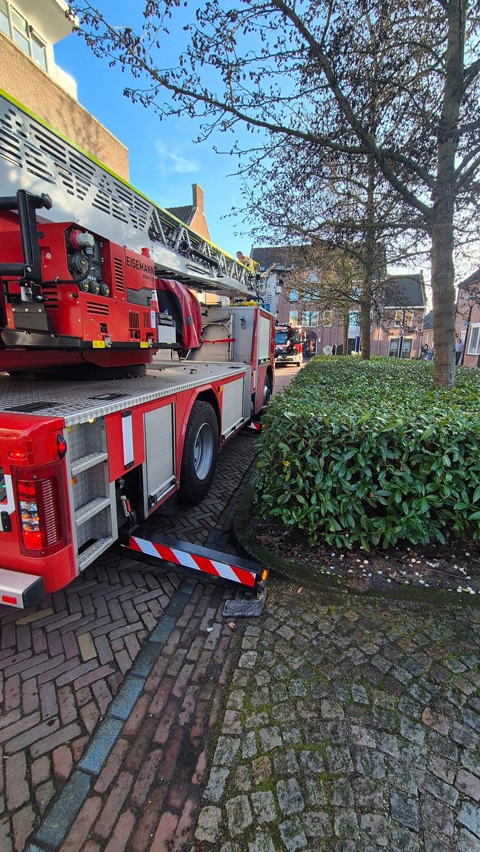 Drukke zaterdagmiddag met reanimatie en afhijsing in Vianen