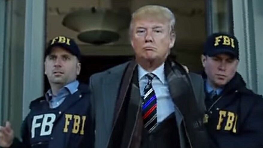 Damaan4u33's tweet photo. Who else wants to see Donald Trump get perp-walked out of the White House? ✋ https://t.co/xrJ3J7WTSJ