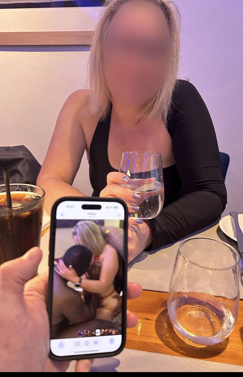 Hotwife Anne More tweet media