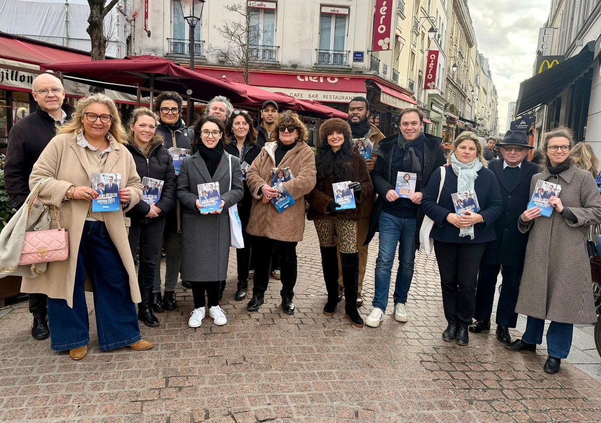 david_alphand's tweet photo. La #TeamDati16 en force ce we :
➡️ pour Paris, c’est le vote @datirachida 
➡️ pour le 16e, c’est le vote @Jeremy_Redler 
✌️ https://t.co/jEdEIsOV0J