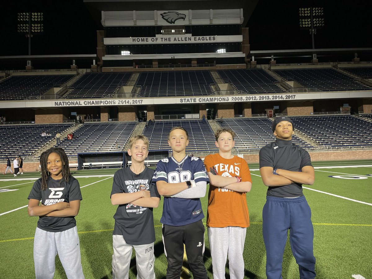 🦅EAGLE ELITE PERFORMERS🦅

S/o to THE PIPELINE &amp; future of Allen Eagle FB. These young men displayed the BRAND &amp; received Eagle Elite Performer of the Night🅰️🆙🦅

🔗 gomotionapp.com/team/txbies/pa…

#BTB | #RecruitTheA | <a href="/usnikefootball/">Nike Football</a>