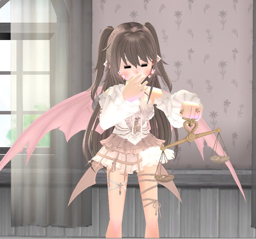 破格で買った翼が可愛くてにこにこしてる