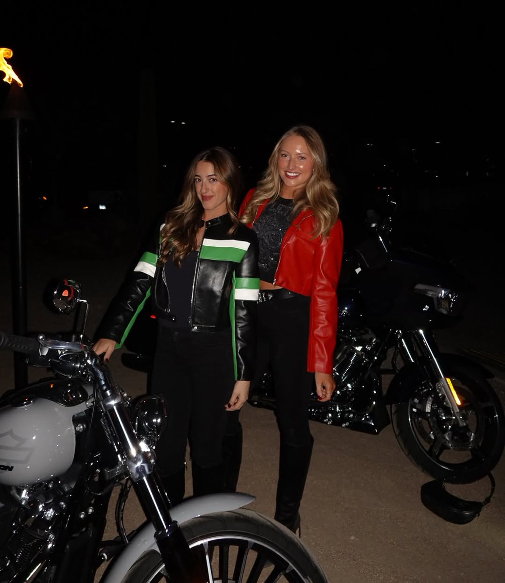 chendo230's tweet image. Biker saloon or country night?
•
• 
•
 #evening #ootn #biker #country
