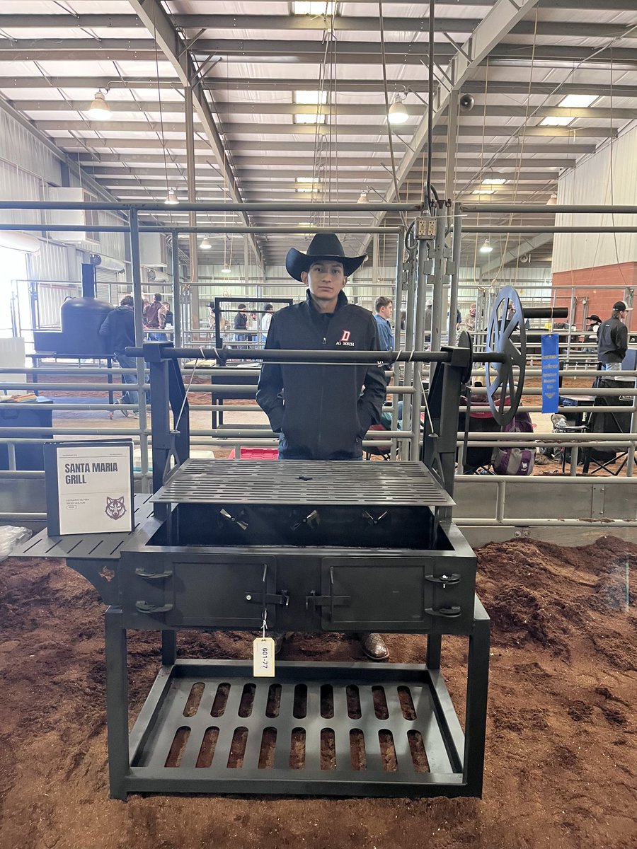 DavenportSoccer's tweet image. A huge congratulations to #16 Leo Olvera for earning a Blue ribbon at San Angelo with his Santa Maria grill. We are beyond proud of all the hard work and dedication that went into this achievement. #BTP @jdzimmerhanzel @dhs_looney