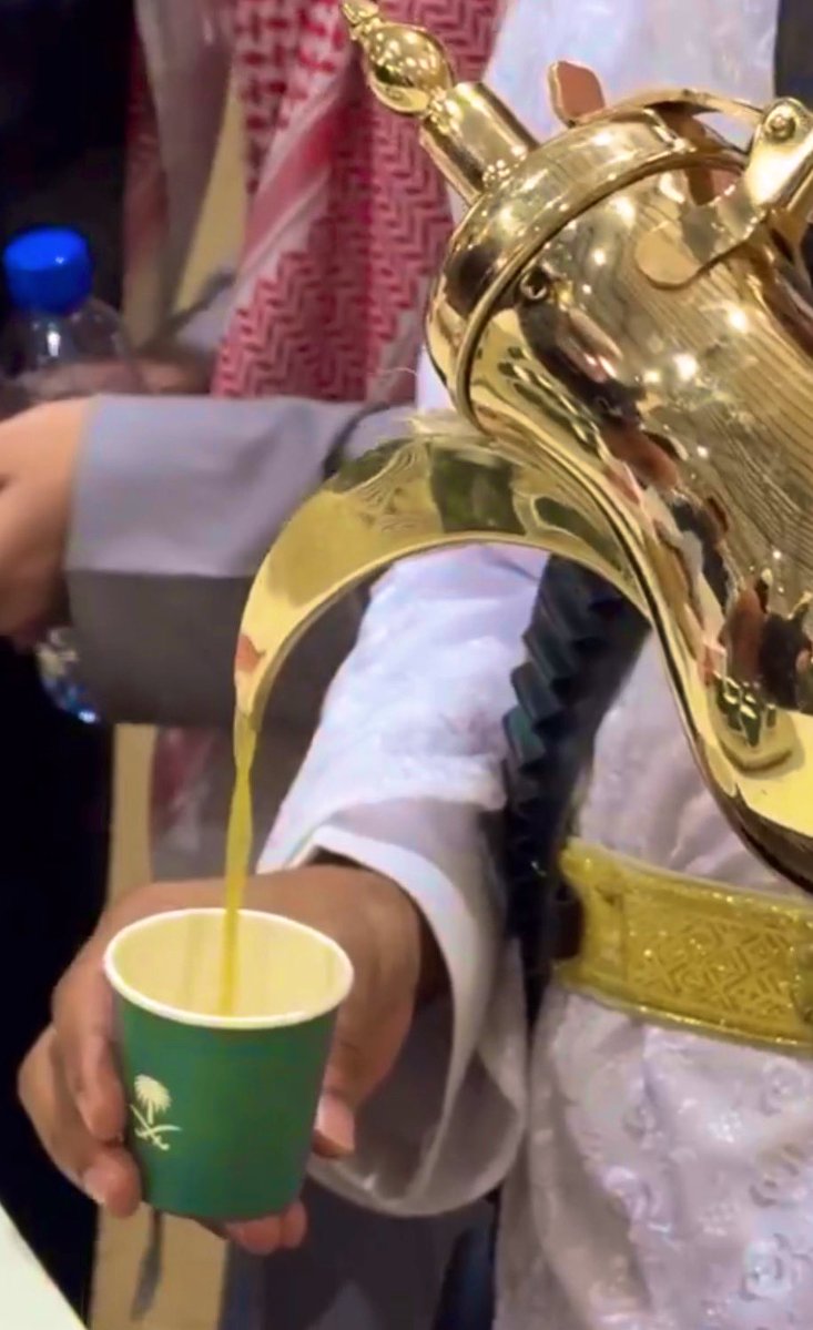 mareea111's tweet image. ابي قهوااااااااااااااااااااا🥲
#معرض_دمشق_الدولي_للكتاب 
#سيدة #القهوه ☕️