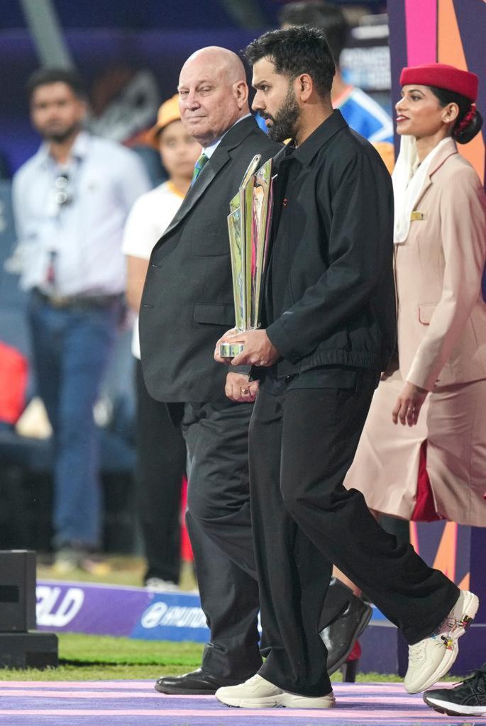 Team45Ro's tweet photo. Photos of Rohit Sharma from today's ceremony 🇮🇳😍

#RohitSharma | @ImRo45 https://t.co/NNKx1XSxGT