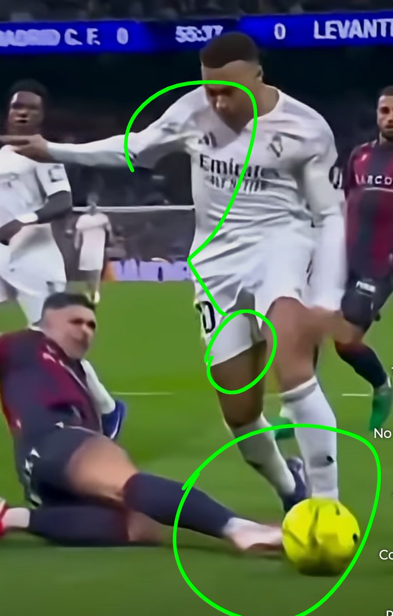 Árbitros y VAR

- Cuando es para el Barça...
- Cuando es para el VARdrid...

🖕