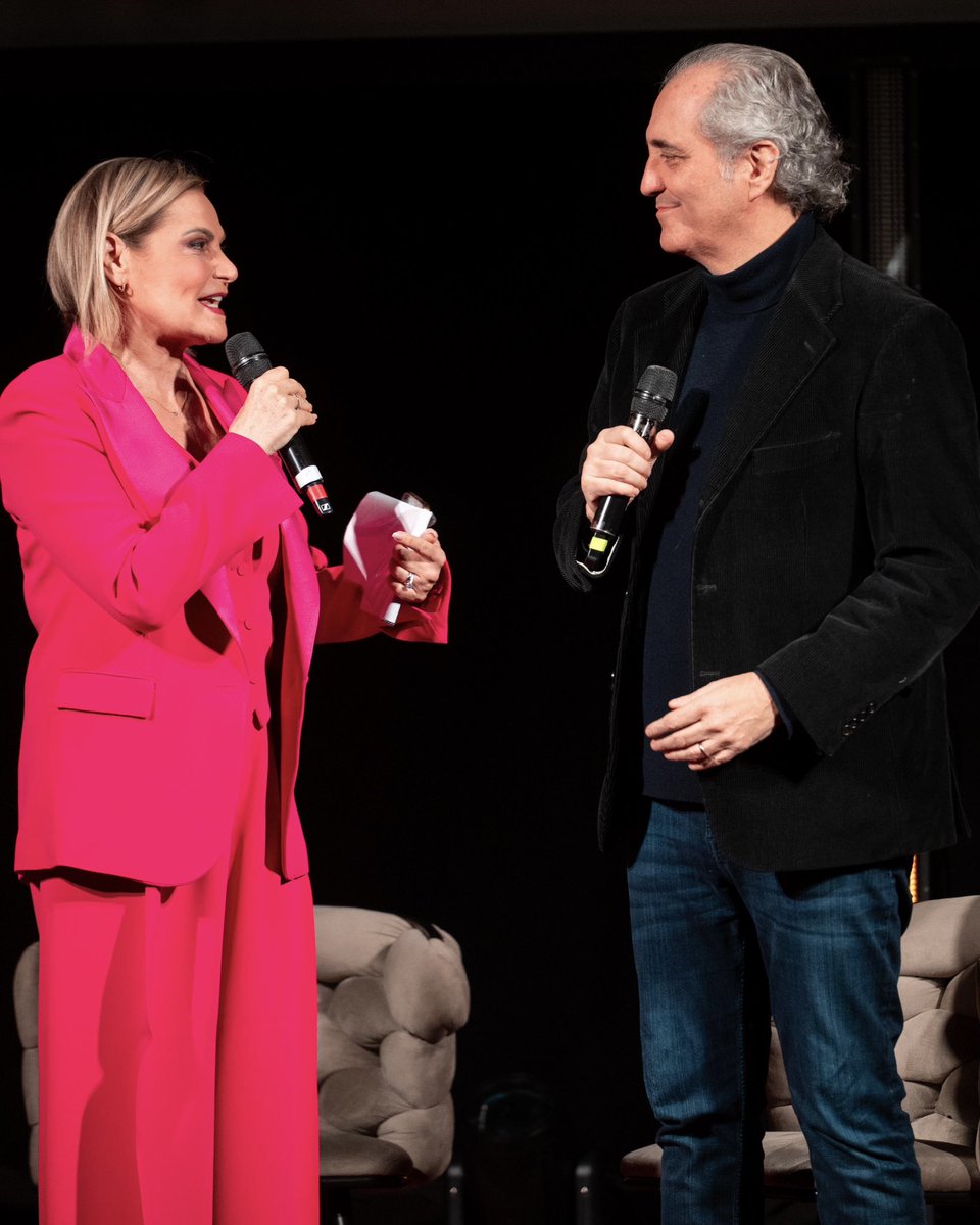 Simo_Ventura's tweet photo. About last night @terzigio a “Voci in scena” ♥️ @lefrasidiosho e @gcruciani19 E STASERA GRAN FINALE CON Paolo Mieli e @AndreaScanzi 🎉
#limoneriservabianca #comunedilimonepiemonte #LimonePiemonte https://t.co/SmrMhMTWLD