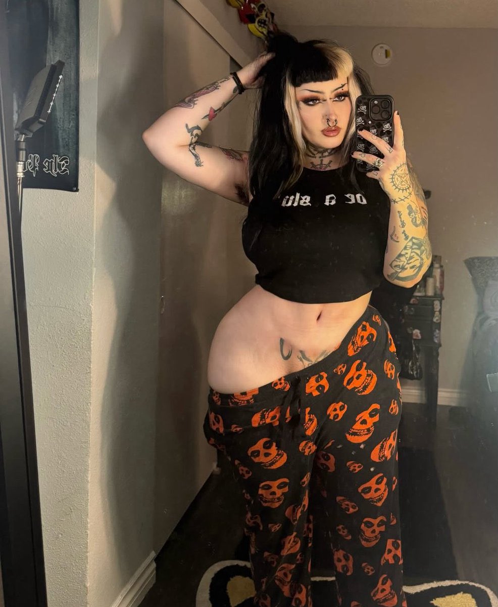 bae 🕯️ tweet media