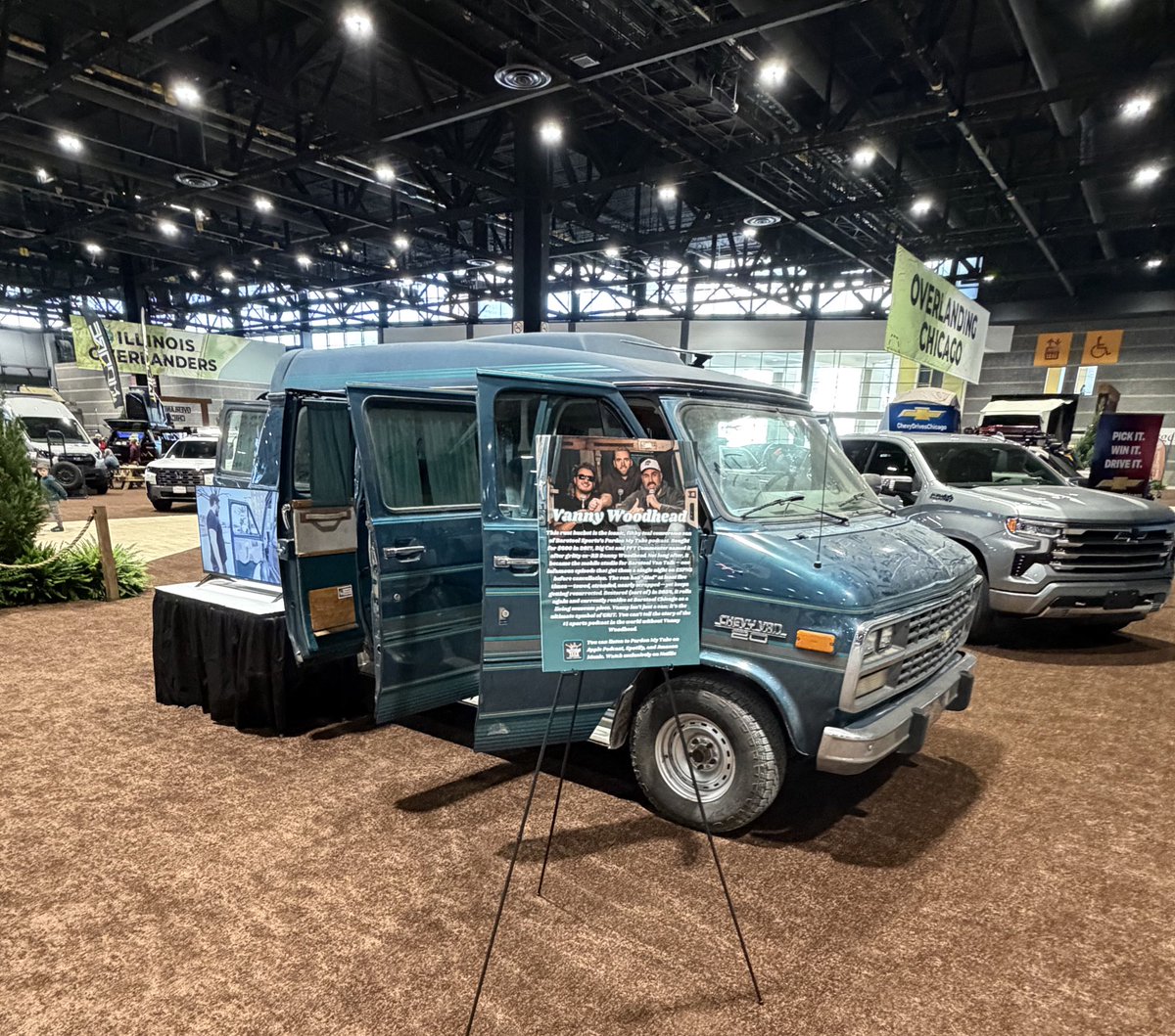 BarstoolBigCat's tweet image. Took my kids to see an old friend today @ChiAutoShow