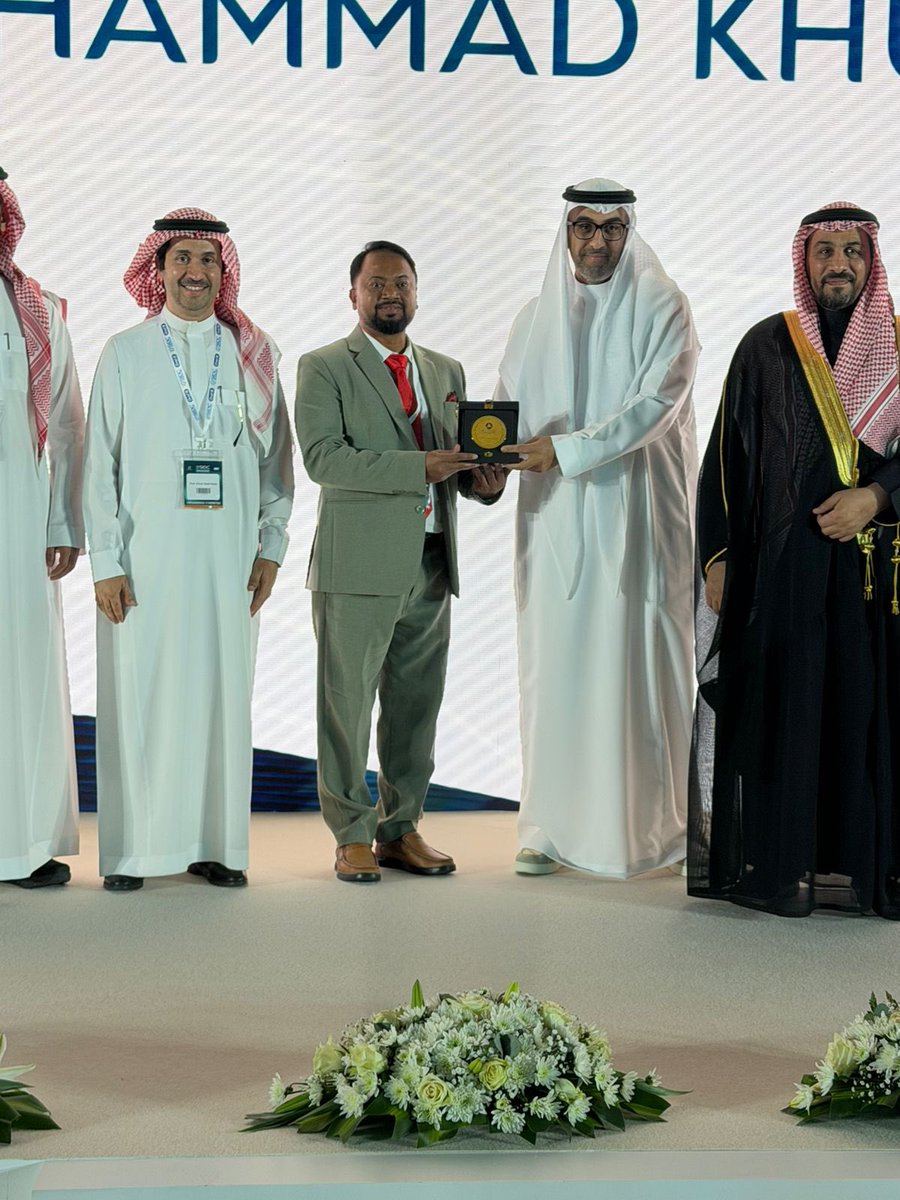 مؤسسة عبدالله بن ركيب الرمال لوالديه tweet media