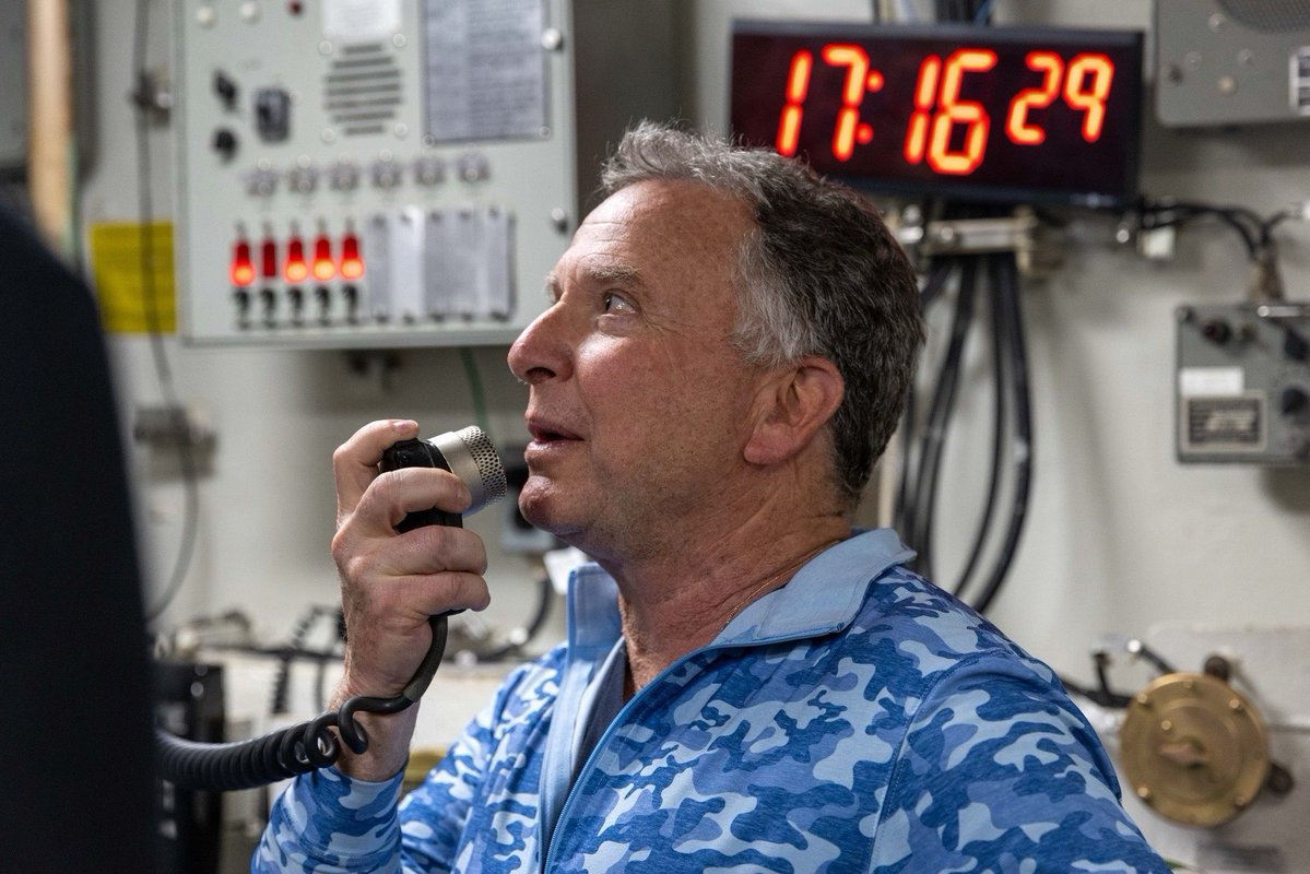 SEPeaceMissions's tweet image. Today, Adm. Brad Cooper, Commander of U.S. Naval Forces Central Command, Jared Kushner, and I met with the brave sailors and Marines aboard the USS Abraham Lincoln, her strike group, and Carrier Air Wing 9 who are keeping us safe and upholding President Trump’s message of peace…