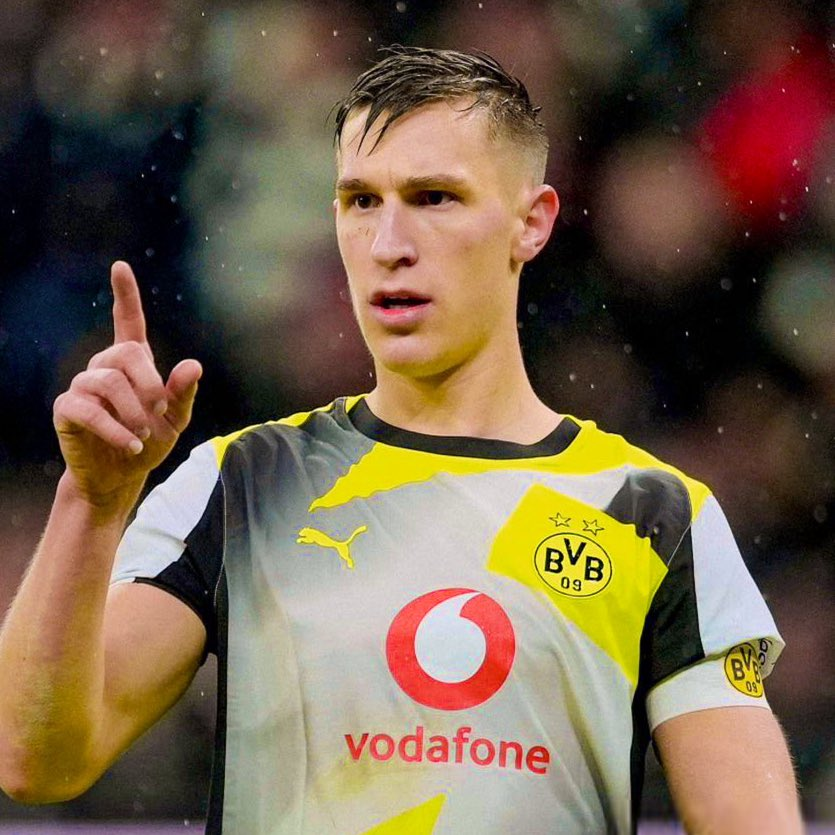 Gazpachen's tweet image. Nico Schlotterbeck REDOBLA sus declaraciones.

"Ahora mismo soy el capitán porque Emre está de baja. Si yo marco el rumbo, el equipo tiene que seguirlo. Predico con el ejemplo. Se juega en el BVB para ganar y conseguir algo."

El zaguero declaró que el Dortmund debía luchar por…