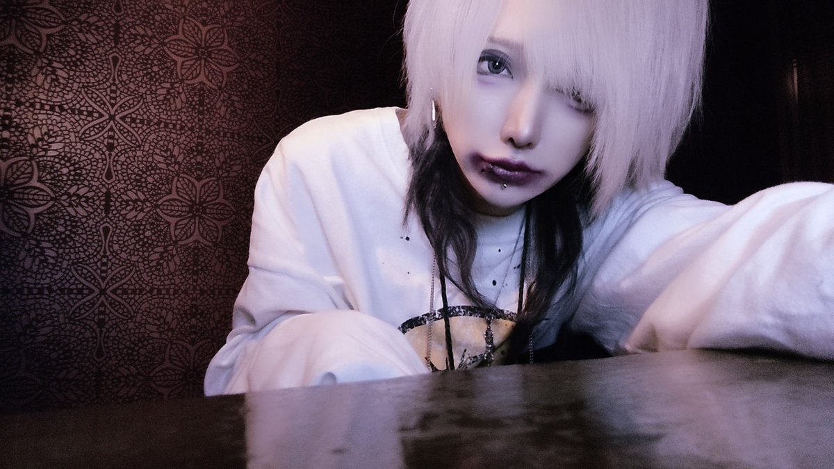 楪まな。 tweet media