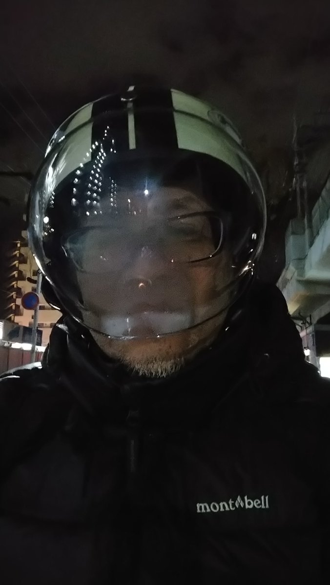 スタ練帰り原チャマン&amp;シールド曇りマンw
雪がチラつきそうな気温と煽り倒してくる強風。
この「ド冬」な感じ大好き原チャマン！
無意味にほっつきたくなるけど、
寒さのせいかンコしたくなってきて直近マンw