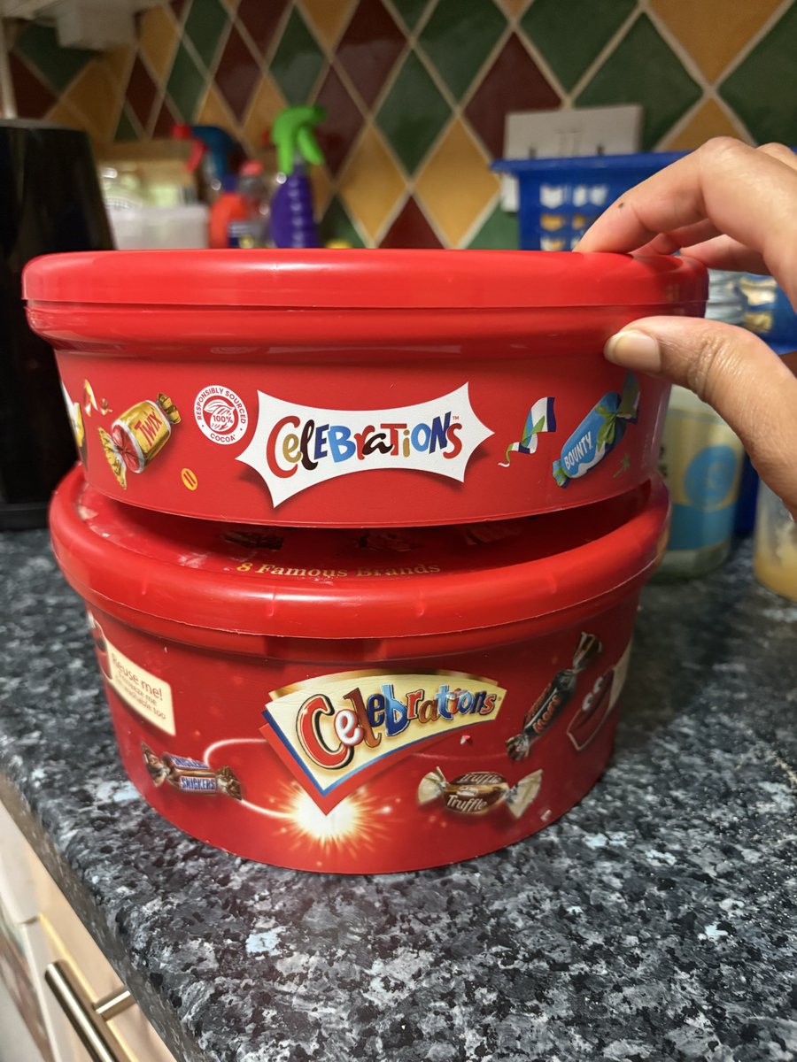 NolaMarianna's tweet photo. Top tub was bought in 2025
Bottom tub was bought in 2010
I knew the Celebrations tubs were smaller now but this is insane to see the proper comparison!!! #celebrations #britishthings #tesco https://t.co/PmXlWH1szY