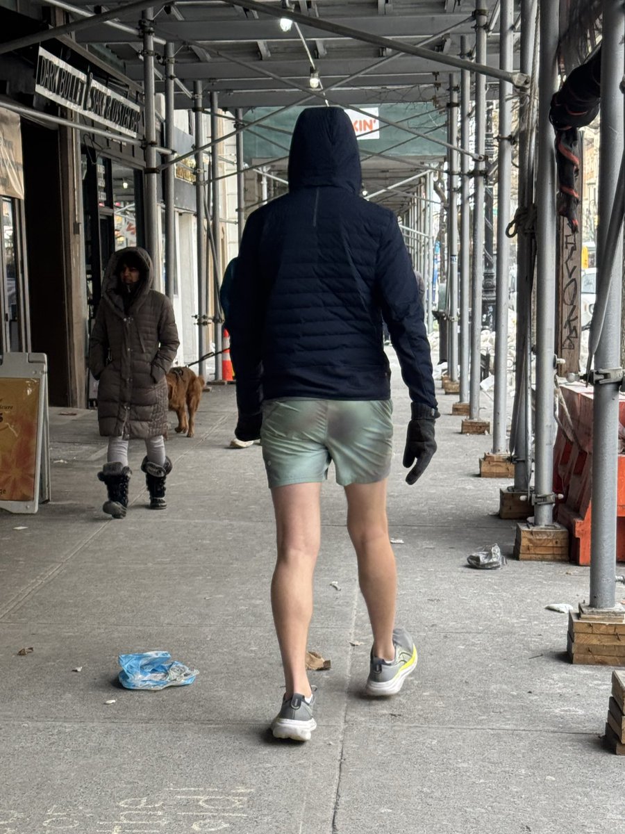 svershbow's tweet photo. Walking behind him in snow pants https://t.co/QlB5cgcDdz