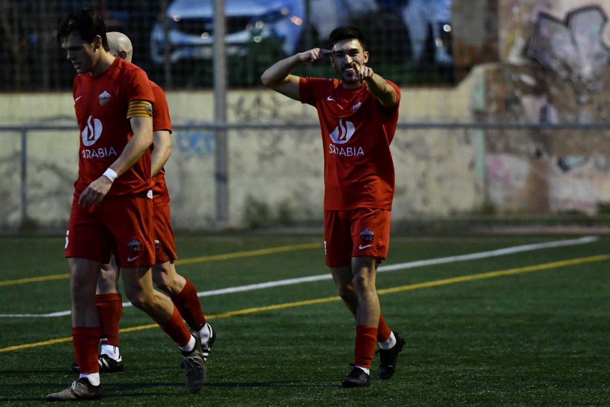 FutbolAlpicat's tweet photo. #1cat2 #futbolcat 🔴👹

⚽ 0️⃣-1️⃣ | ⏱️ 31’ Gran assistència a l’espai de Burgos per Becerra, que guanya per velocitat al central i pica davant la sortida del porter per fer el primer !!!

#GoReds 🌶️🥊🚩 https://t.co/8Z1AJ91wCP