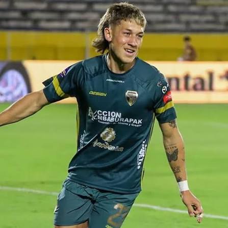 Los nuevos extremos de <a href="/CSEmelec/">Club Sport Emelec</a>.

J. Julio y L. Klimowicz. 

Se está armando un equipo de centenario, señores.