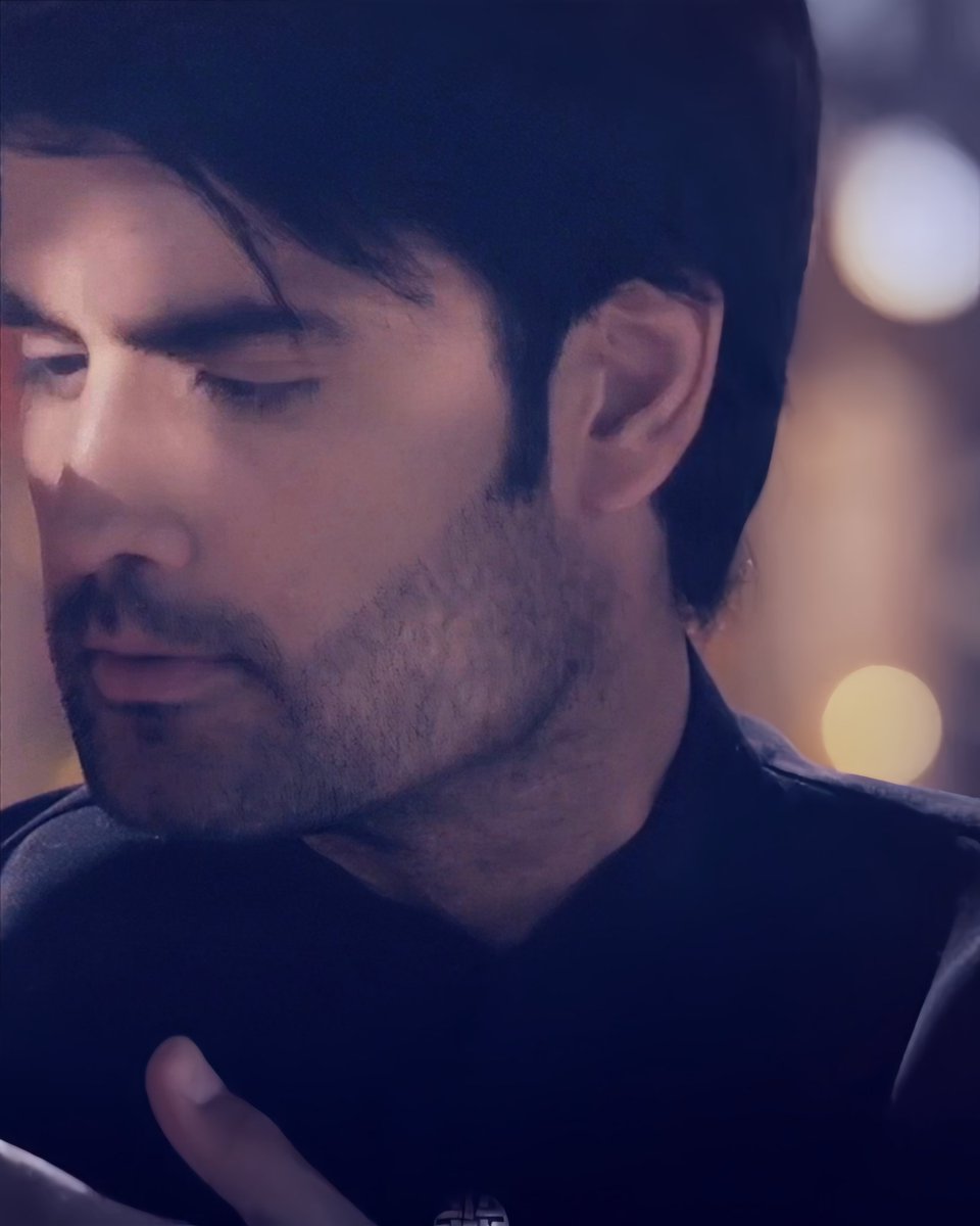 Ranveer Oberoi was chaos, passion, pain and love all at once😅🤭

He owned every shade, unapologetically🔥

#VivianDsena
#18YearsOfVivianMagic