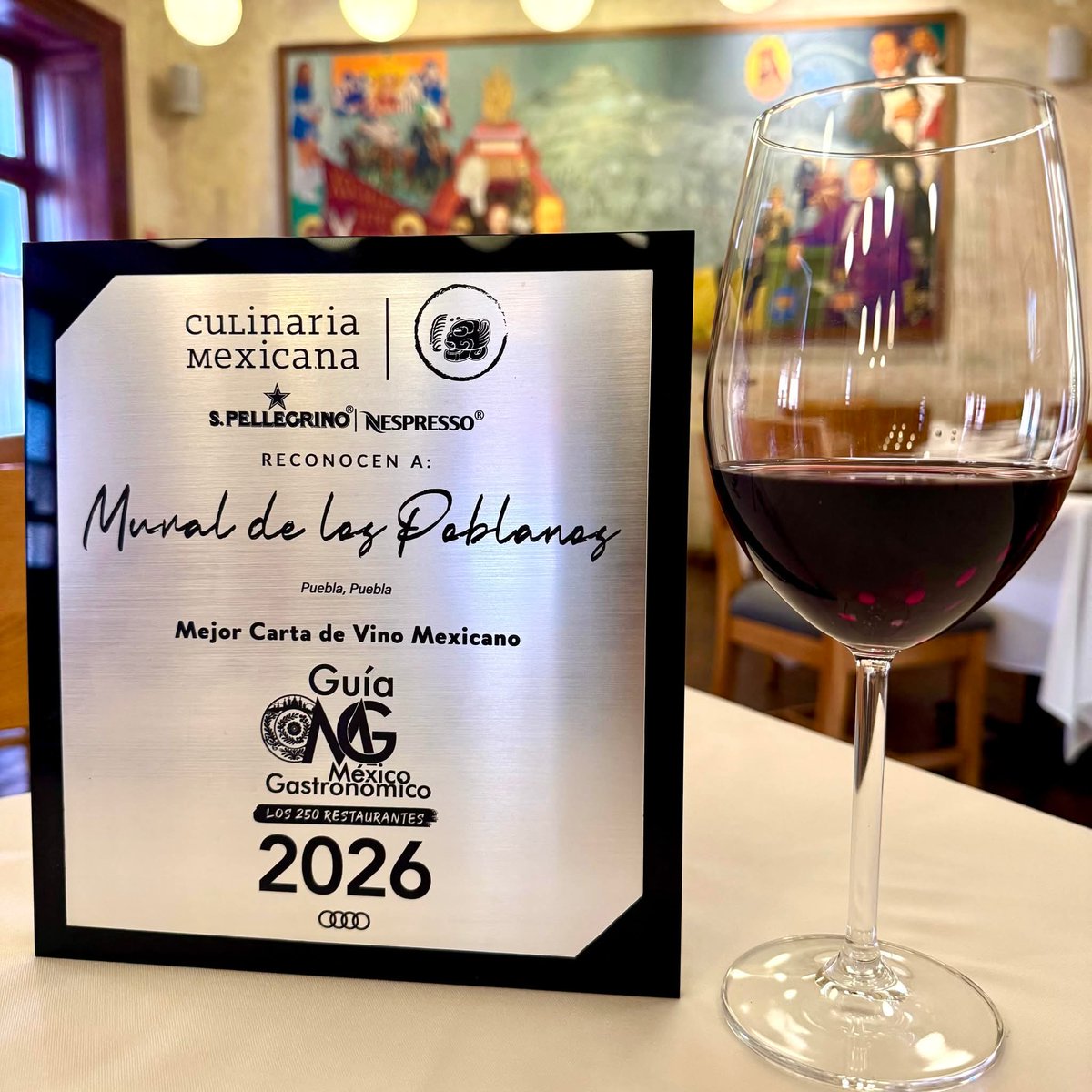 El <a href="/muralpoblanos/">Mural de los Poblanos</a>, orgulloso integrante de Tesoros de México, ha sido reconocido por la Guía #MéxicoGastronómico2026 de @los250mx con la Mejor Carta de Vino Mexicano 🇲🇽✨

📍 Descubre el sabor del reconocimiento.
#TesorosDeMéxico #ExperienciasDeLujo #VinoMexicano