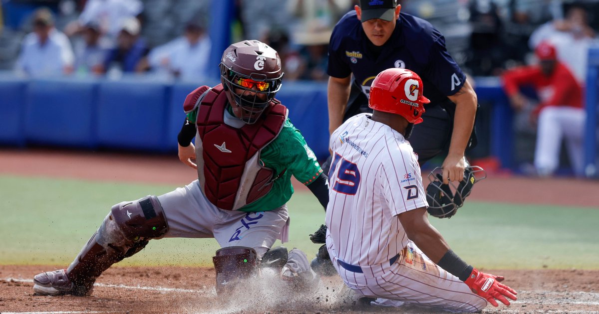 ¡El "Dream Team" de la #SerieDelCaribe Jalisco 2026! ⚾️🏆

La CBPC presenta el Equipo Todos Estrellas, con una presencia mexicana dominante y el poderío dominicano en los jardines. 🇲🇽🇩🇴🇵🇷

Destacan: ⚾️ Benjamín Gil (Mánager) ⚾️ Joey Meneses (BD) ⚾️ Luis Miranda (P)

#Jalisco2026
