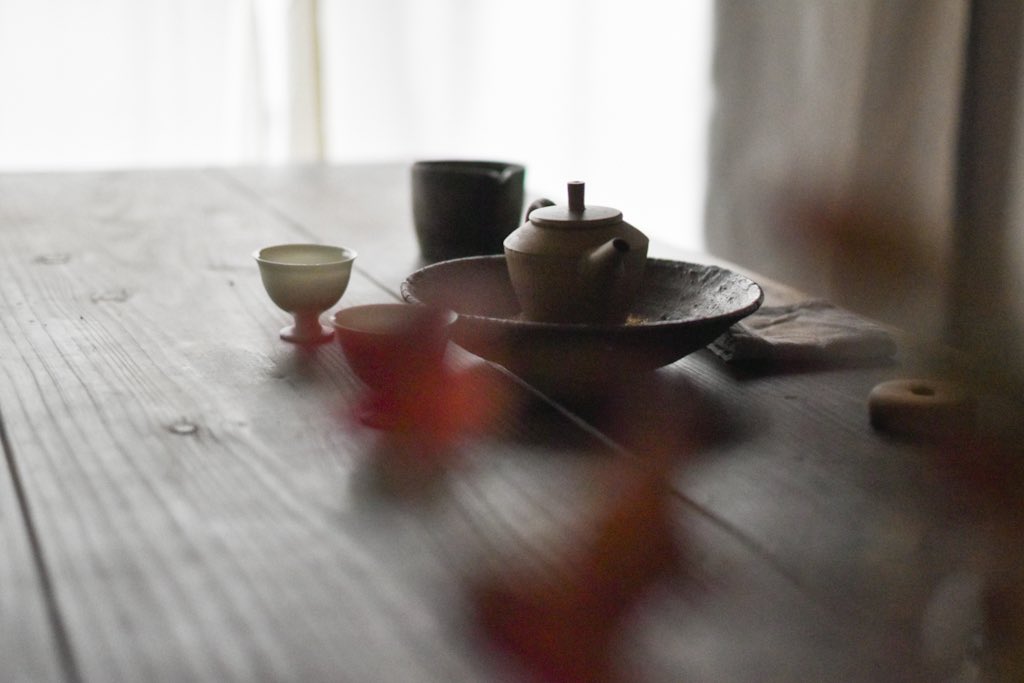 cha_goto's tweet photo. 雪降り日のお茶

#茶事居 #cha_goto #中国茶 #茶 #茶生活 #茶空間 #茶會 #茶会 #紅茶 #緑茶 #黒茶 #烏龍茶 #黄茶 #白茶 #紅茶 #茶事居 #ちゃごと #茶館巡り
#台湾茶 #お教室 #レッスン #お茶淹れ https://t.co/4HiWayiK3r