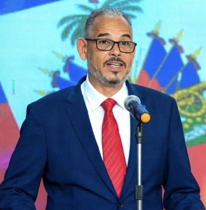 Le Premier ministre Alix Didier Fils-Aimé, désormais seul maître à bord, a annoncé samedi matin qu’il s’adresserait à la nation dans la soirée, à l’issue d’un conseil des ministres prévu dans la journée. Il a tenu ces propos lors de sa participation à la cérémonie marquant la fin