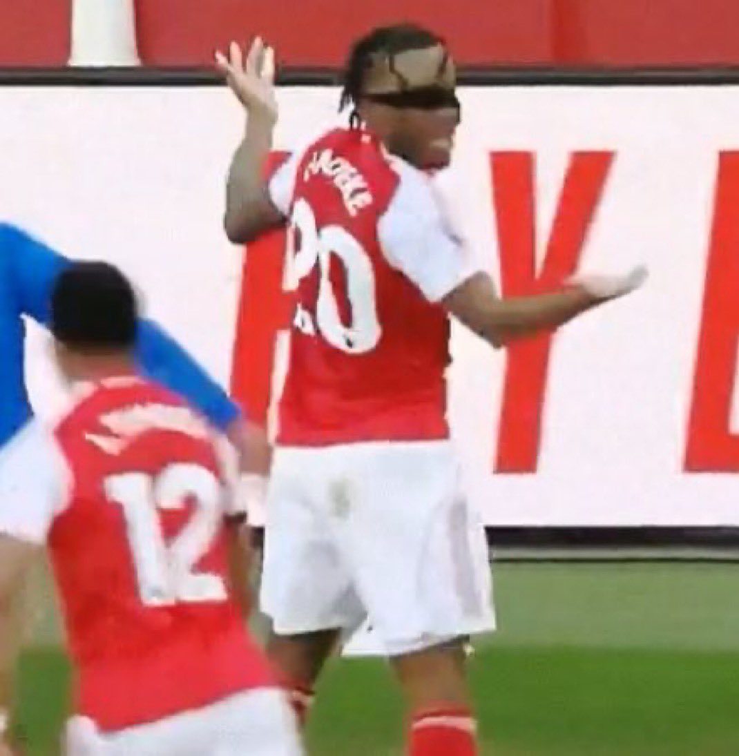 munii🧃 tweet media