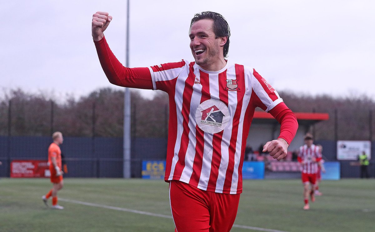 NickyHayesPhotos tweet media