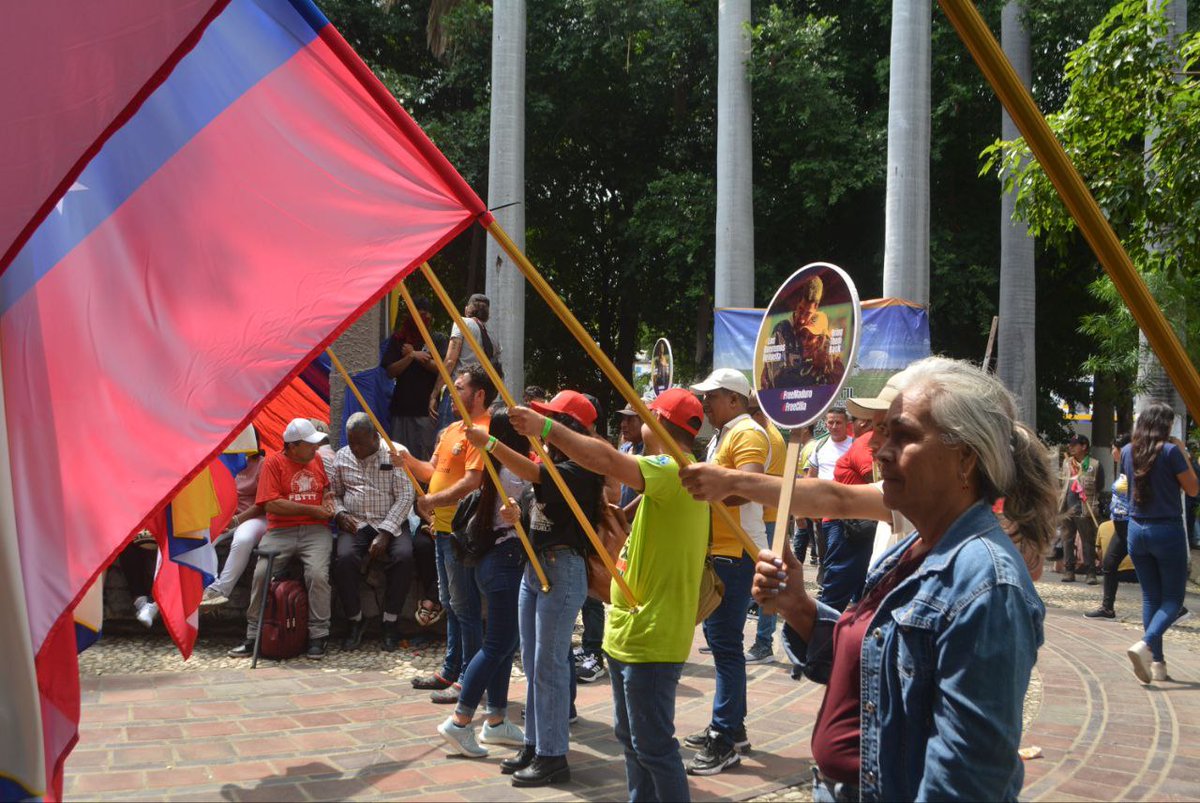 #HermanamientoPopular para defender nuestros territorios, para construir alternativas de Poder Popular y para confrontar la guerra que nos impone el imperialismo y las oligarquías latinoamericanas. 

<a href="/trochandosf/">Trochando Sin Fronteras</a> <a href="/Col_Informa/">Colombia Informa</a> <a href="/CNA_Colombia/">Coordinador Nacional Agrario | CNA-Colombia</a> <a href="/Union_Comunera/">Unión Comunera</a> <a href="/UkamauChile/">Ukamau Chile</a> <a href="/Bloque_RP/">Bloque de Resistencia Y Rebeldía Popular</a>